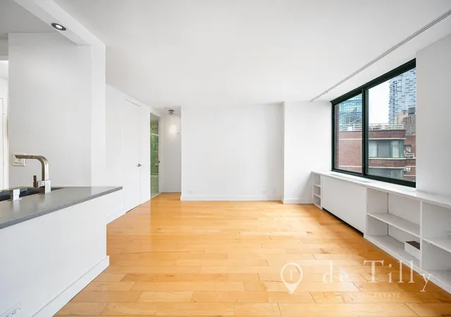 Listing Photo 4 - Condo for sale in building located at 275 Greenwich St, New York City, NY 10007 - Unit #9-F