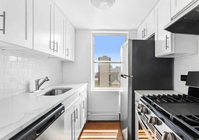 Listing Photo 4 - Condo for sale in building located at 111 Hicks St, New York, NY 11201 - Unit #23H