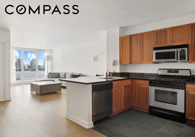 Photo 3 of Sale Pending at 20 River Ter #17G, New York, NY 10282 | MLS# RLS20090129 | Listing updated on 2026-09-16