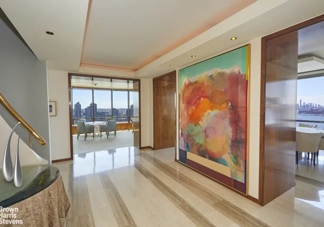 Photo 4 of House for sale at 870 United Nations Plz #33/34E, New York, NY 10017 | MLS# RLS20099346 | Listing updated on 2026-08-30