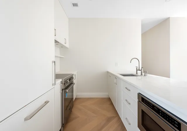 Photo 3 of Sale Pending at 222 16th Street #5H, New York City, NY 11215 | MLS# RLS20099348 | Listing updated on 2026-08-30