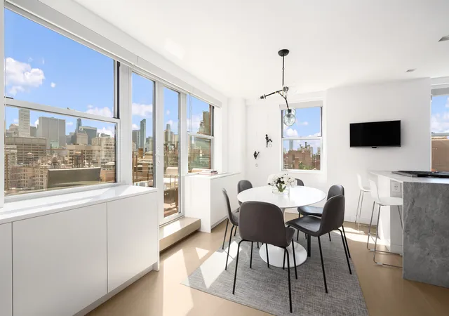 Photo 3 of House for sale at 165 E 72nd Street #20A, New York, NY 10021 | MLS# RLS20099357 | Listing updated on 2026-09-28