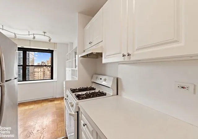 Photo 4 of House for sale at 180 W End Ave #18R, New York City, NY 10023 | MLS# RLS20099910 | Listing updated on 2026-09-16