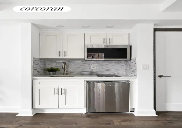 Photo 4 of Sale Pending at 45 Tudor City Pl #1305, New York, NY 10017 | MLS# RLS20099943 | Listing updated on 2026-08-31