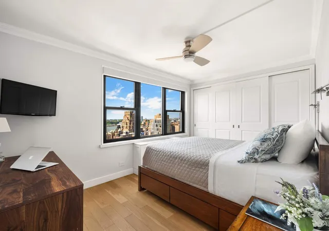 Listing Photo 4 - Condo for sale in building located at 201 W 70Th St, New York City, NY 10023 - Unit #25L