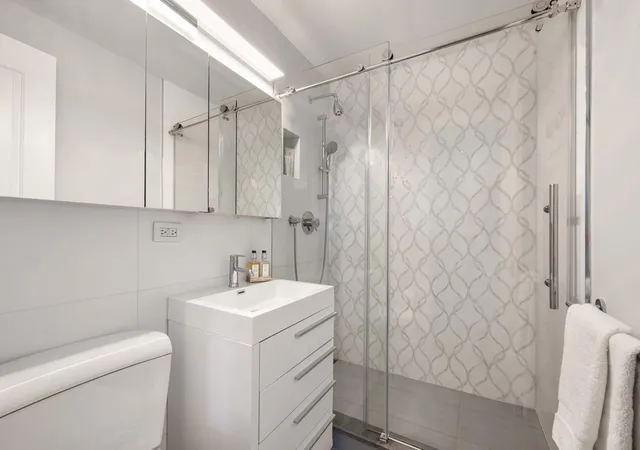 Listing Photo 5 - Condo for sale in building located at 201 W 70Th St, New York City, NY 10023 - Unit #25L