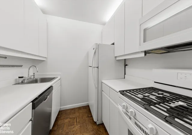Photo 3 of Sale Pending at 630 1st Avenue #17J, New York, NY 10016 | MLS# RLS20100039 | Listing updated on 2026-09-23