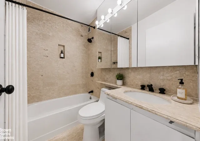Photo 4 of Sale Pending at 630 1st Avenue #17J, New York, NY 10016 | MLS# RLS20100039 | Listing updated on 2026-09-23