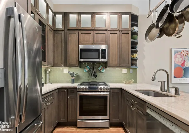 Listing Photo 4 - Condo for sale in building located at 325 Greene Ave, New York City, NY 11238 - Unit #1B