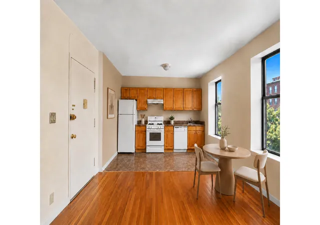 Photo 2 of Sale Pending at 510 Ocean Pkwy #2B, Brooklyn, NY 11218 | MLS# RLS20100170 | Listing updated on 2026-08-30