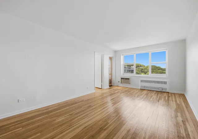 Photo 3 of Sale Pending at 2465 Palisade Ave #8-B, New York City, NY 10463 | MLS# RLS20100188 | Listing updated on 2026-09-21