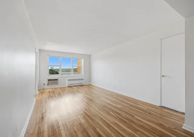 Photo 4 of Sale Pending at 2465 Palisade Ave #8-B, New York City, NY 10463 | MLS# RLS20100188 | Listing updated on 2026-09-21