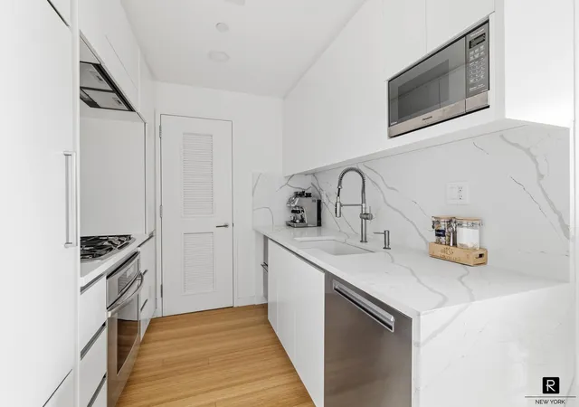 Photo 3 of House for sale at 2 River Ter #17-F, New York City, NY 10282 | MLS# RLS20100421 | Listing updated on 2026-10-06