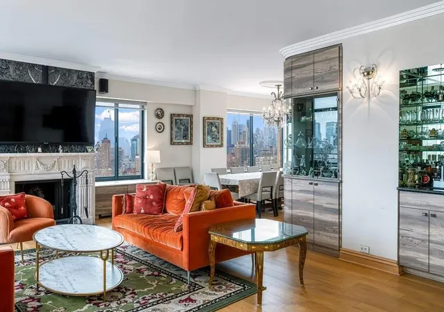 Listing Photo 4 - Condo for sale in building located at 400 E 70Th St, New York City, NY 10021 - Unit #3501
