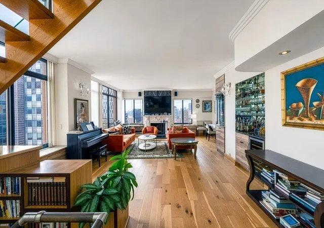 Listing Photo 5 - Condo for sale in building located at 400 E 70Th St, New York City, NY 10021 - Unit #3501