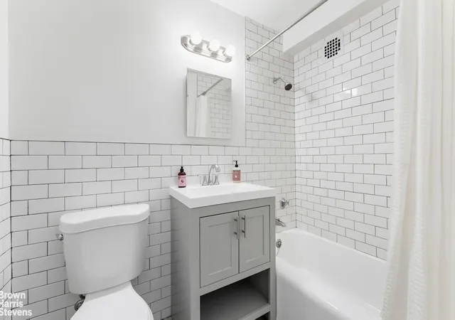 Photo 3 of Sale Pending at 11 Riverside Dr #6PW, New York, NY 10023 | MLS# RLS20100881 | Listing updated on 2026-09-19