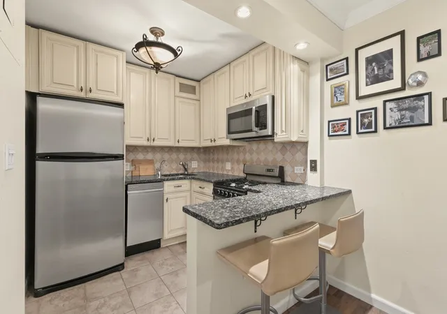 Photo 4 of House for sale at 370 E 76th Street #B207, New York City, NY 10021 | MLS# RLS20101120 | Listing updated on 2026-10-06
