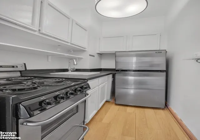 Photo 3 of Sale Pending at 399 E 78th Street #4B, New York, NY 10075 | MLS# RLS20101661 | Listing updated on 2026-09-06