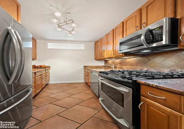 Photo 4 of House for sale at 165 W End Ave #12E, New York City, NY 10023 | MLS# RLS20102044 | Listing updated on 2026-08-30