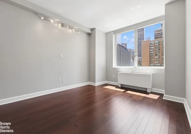 Photo 3 of House for sale at 100 Riverside Blvd #5B, New York City, NY 10069 | MLS# RLS20102281 | Listing updated on 2026-09-20