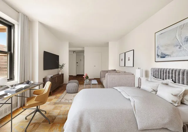 Photo 3 of Sale Pending at 415 Grand St #E1402, New York, NY 10002 | MLS# RLS20103207 | Listing updated on 2026-09-15