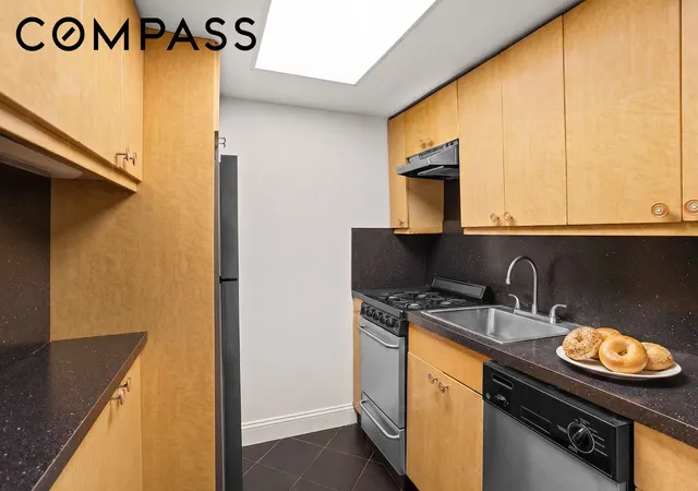 Photo 3 of House for sale at 180 Thompson St #LE, New York, NY 10012 | MLS# RLS20104052 | Listing updated on 2026-09-08
