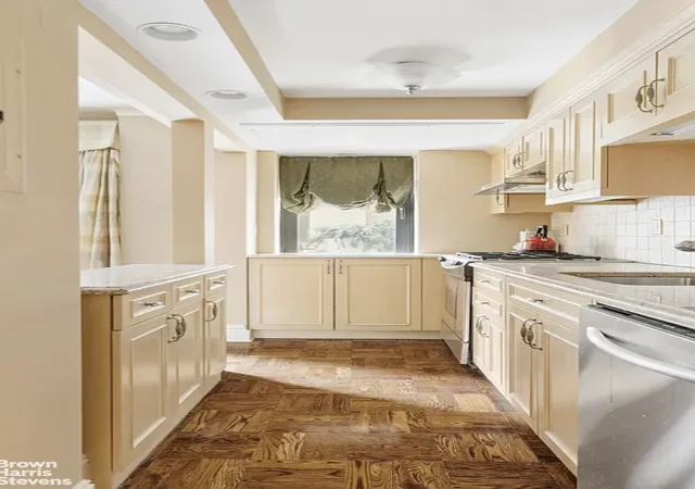 Photo 3 of House for sale at 860 5th Avenue #2G, New York City, NY 10065 | MLS# RLS20104120 | Listing updated on 2026-10-06