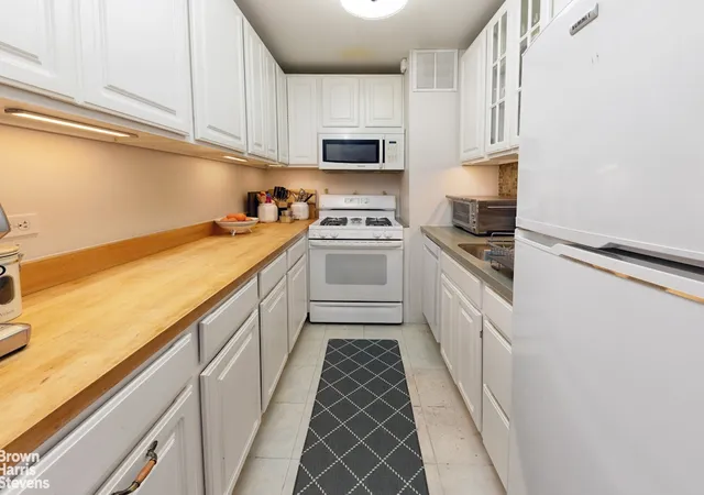 Photo 3 of Sale Pending at 444 E 75th Street #9C, New York, NY 10021 | MLS# RLS20104811 | Listing updated on 2026-09-10