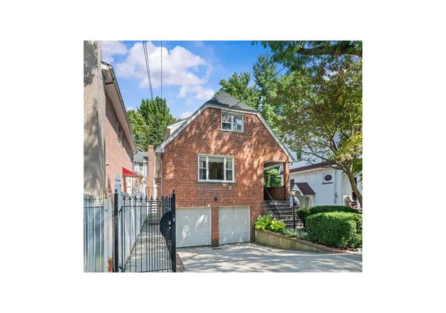 Photo 2 of Single family home for sale at 3132 Fairfield Ave, Bronx, NY 10463 | MLS# RLS20105316 | Listing updated on 2026-09-11
