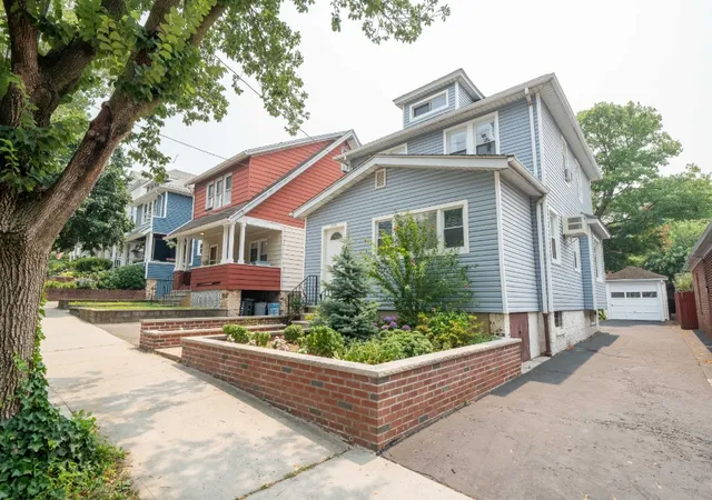 Photo 2 of Single family home for sale at 414 E 239th Street, New York City, NY 10470 | MLS# RLS20106014 | Listing updated on 2026-10-04