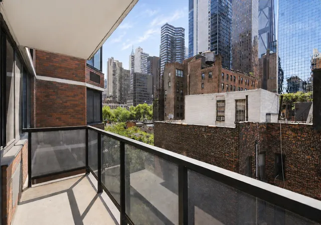 Photo 2 of Sale Pending at 255 E 49th Street #9-A, New York City, NY 10017 | MLS# RLS20106228 | Listing updated on 2026-10-03
