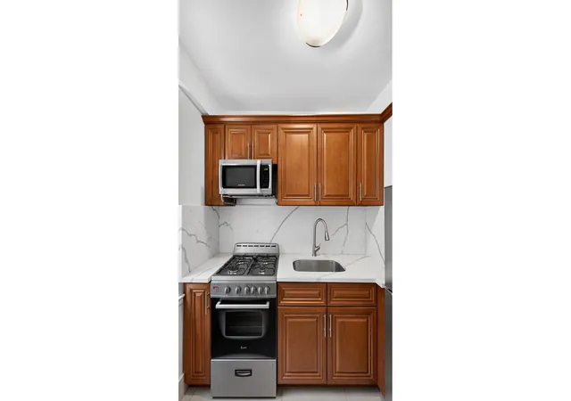 Photo 3 of Sale Pending at 405 E 63rd Street #2B, New York City, NY 10065 | MLS# RLS20106697 | Listing updated on 2026-09-08
