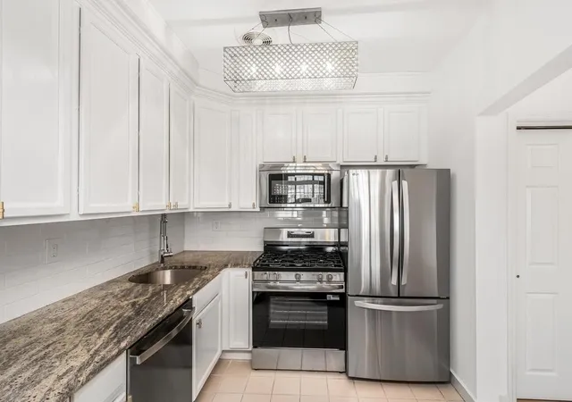 Photo 2 of Townhouse for sale at 150 Surf Dr #482, New York City, NY 10473 | MLS# RLS20106906 | Listing updated on 2026-10-03