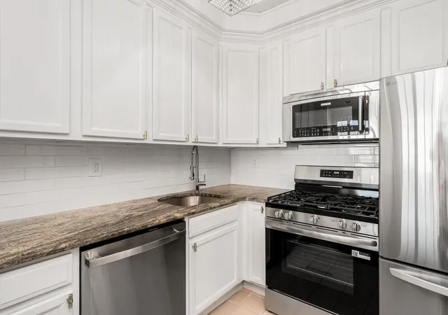 Photo 3 of Townhouse for sale at 150 Surf Dr #482, New York City, NY 10473 | MLS# RLS20106906 | Listing updated on 2026-10-03