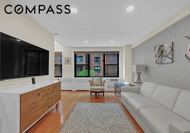 Photo 3 of House for sale at 2 Tudor City Pl #1NS, New York City, NY 10017 | MLS# RLS20107015 | Listing updated on 2026-09-20