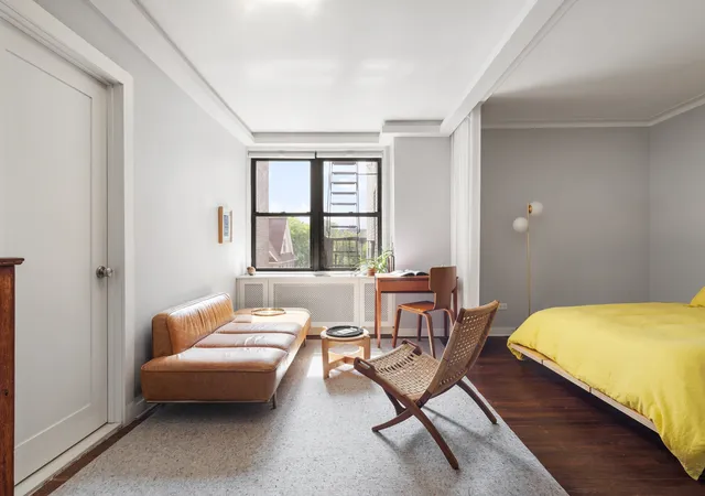 Photo 4 of Sale Pending at 110 Ocean Pkwy #3J, New York City, NY 11218 | MLS# RLS20107153 | Listing updated on 2026-08-31