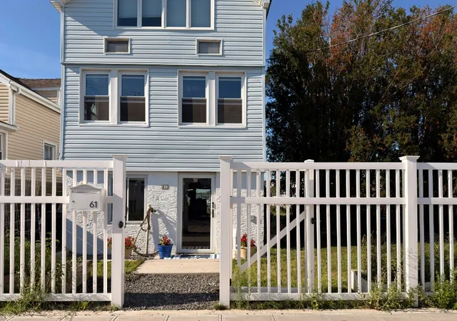 Photo 3 of Sale Pending at 61 W 16th Road, New York City, NY 11693 | MLS# RLS20108241 | Listing updated on 2026-10-04