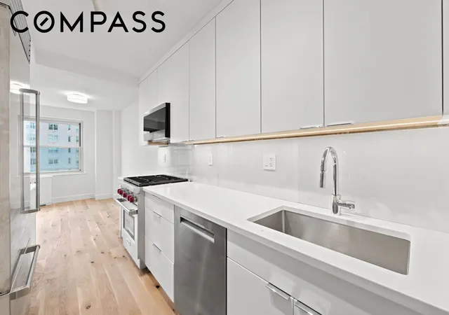 Listing Photo 5 - Condo for sale in building located at 165 W End Ave, New York City, NY 10023 - Unit #20K