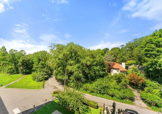 Photo 3 of Sale Pending at 4901 Henry Hudson Pkwy W #5N, New York City, NY 10471 | MLS# RLS20108444 | Listing updated on 2026-10-07