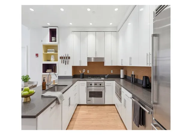 Photo 3 of Sale Pending at 1 Hanson Pl #18L, New York City, NY 11217 | MLS# RLS20109054 | Listing updated on 2026-08-31