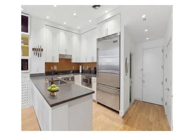 Photo 3 of Sale Pending at 1 Hanson Pl #18L, New York City, NY 11217 | MLS# RLS20109054 | Listing updated on 2026-08-31