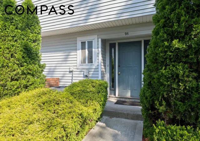 Photo 3 of Sale Pending at 95 Indale Ave, New York City, NY 10309 | MLS# RLS20109201 | Listing updated on 2026-09-08