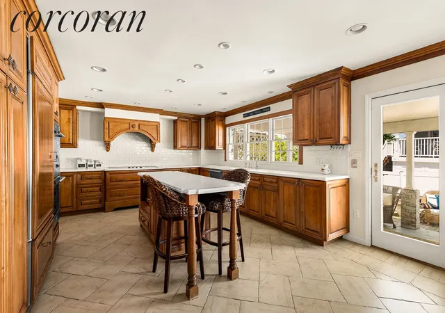 Photo 3 of Single family home for sale at 1-09 Beach 221st St, New York City, NY 11697 | MLS# RLS20109254 | Listing updated on 2026-09-16