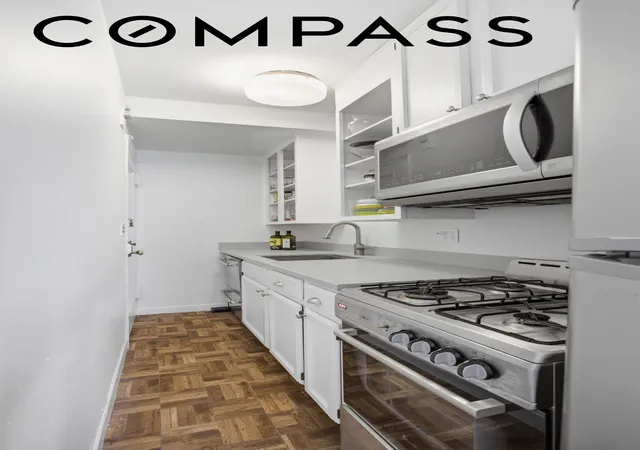 Listing Photo 4 - Condo for sale in building located at 175 W 73Rd St, New York City, NY 10023 - Unit #8E
