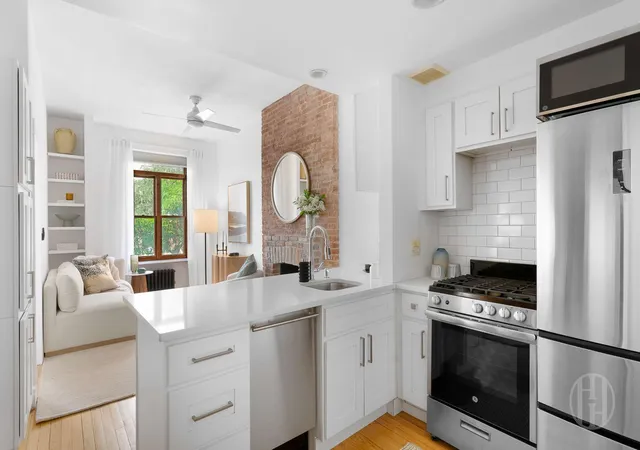 Photo 3 of Sale Pending at 110 W 71st Street #3A, New York City, NY 10023 | MLS# RLS20109791 | Listing updated on 2026-09-02