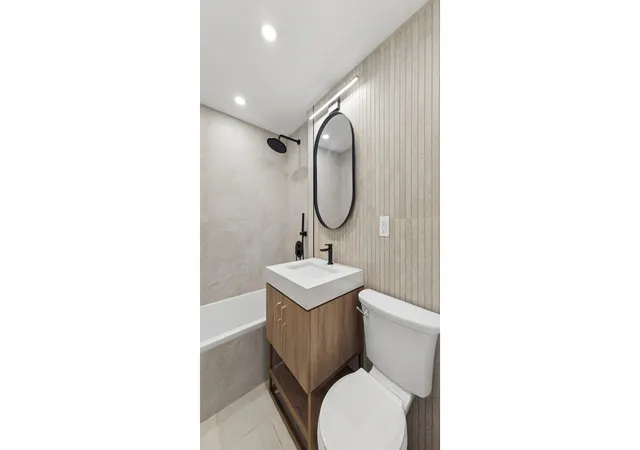 Photo 3 of Sale Pending at 225 E 46th Street #1B, New York City, NY 10017 | MLS# RLS20109873 | Listing updated on 2026-10-06