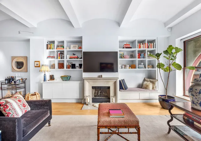 Photo 3 of Condo for sale at 27 N Moore St #9B, New York City, NY 10013 | MLS# RLS20110346 | Listing updated on 2026-08-31