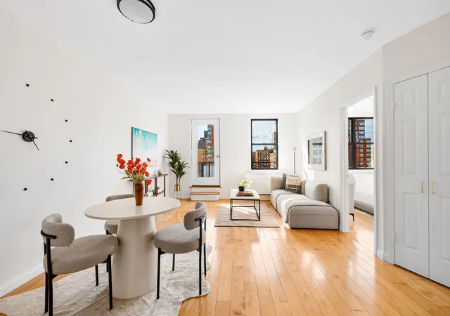 Listing Photo 1 - Condo for sale in building located at 186 W 80Th St, New York, NY 10024 - Unit #10E