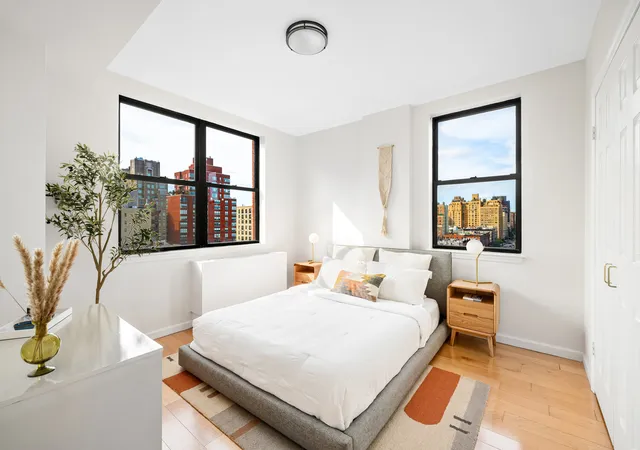 Listing Photo 5 - Condo for sale in building located at 186 W 80Th St, New York, NY 10024 - Unit #10E