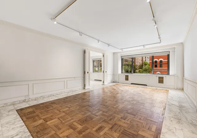 Photo 4 of Sale Pending at 650 Park Ave #4D, New York City, NY 10065 | MLS# RLS20110516 | Listing updated on 2026-09-28